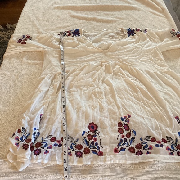 Free Prople Te Almo flowy bell sleeved tunic/dress w/ great embroidered flowers - Picture 13 of 15